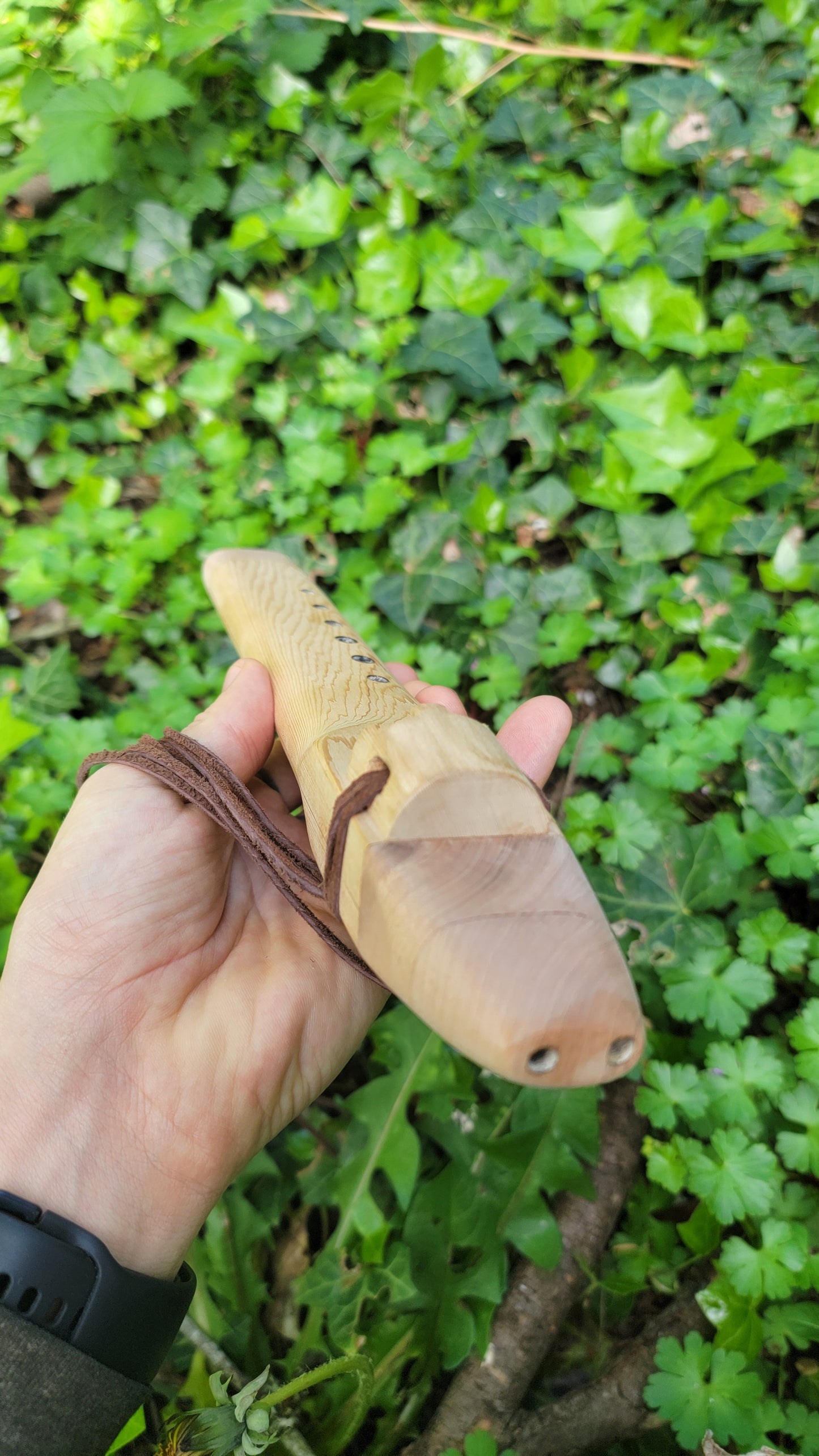Cedar Drone Flute D⁵ minor